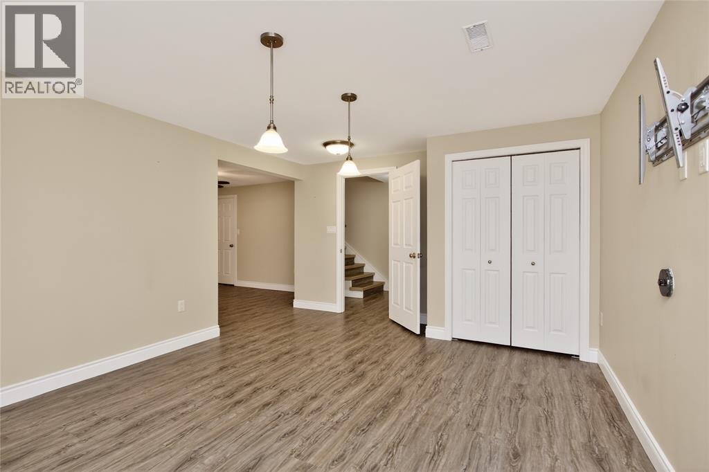 2016 Thelma Avenue, Sarnia, Ontario  N0N 1C0 - Photo 32 - 26005151