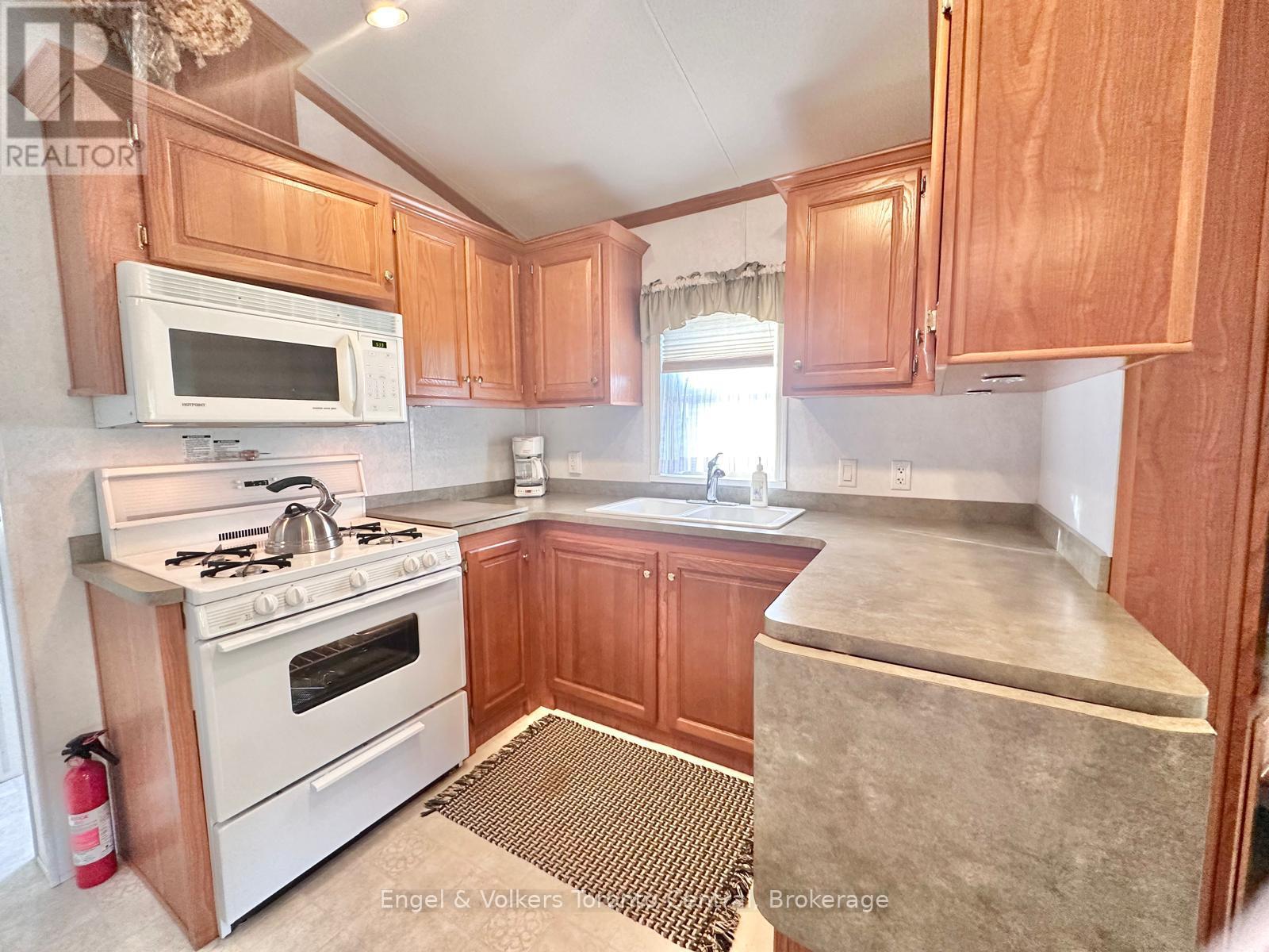 B6 - 7489 Sideroad 5 E, Wellington North, Ontario  N0G 2L0 - Photo 10 - X12881548