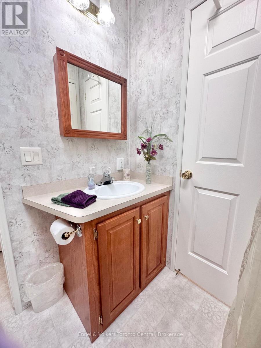 B6 - 7489 Sideroad 5 E, Wellington North, Ontario  N0G 2L0 - Photo 36 - X12881548