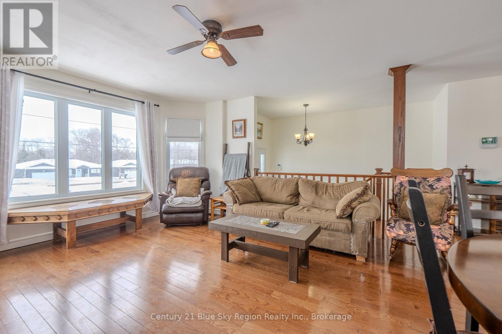 166 Carmichael Drive, North Bay (Airport), Ontario  P1B 8G2 - Photo 12 - X12880708