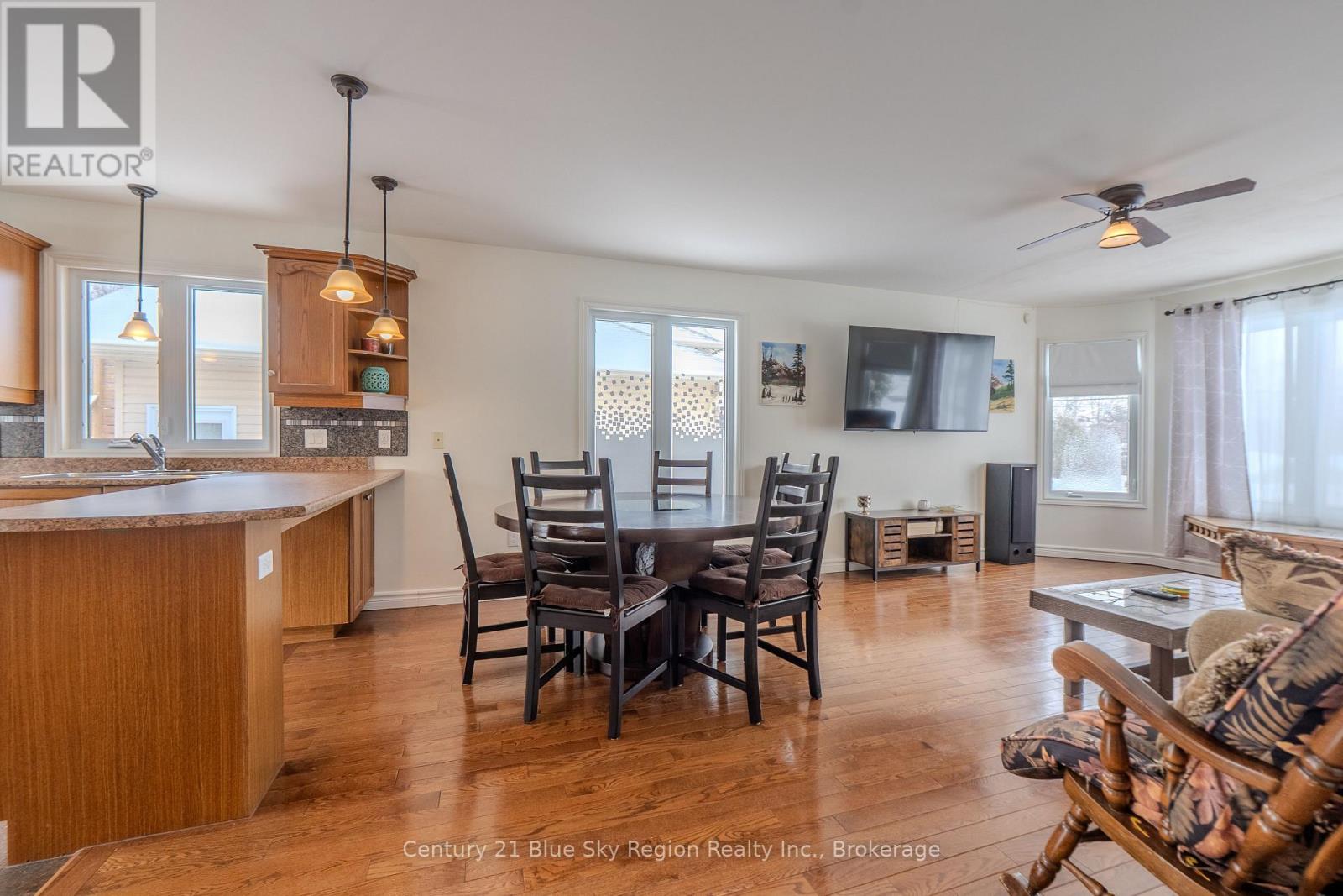 166 Carmichael Drive, North Bay (Airport), Ontario  P1B 8G2 - Photo 3 - X12880708