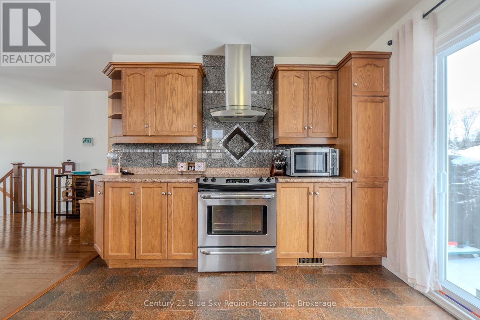 166 Carmichael Drive, North Bay (Airport), Ontario  P1B 8G2 - Photo 7 - X12880708