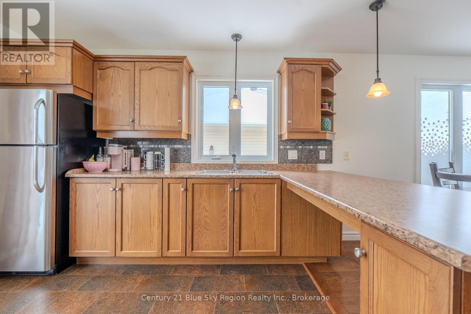 166 Carmichael Drive, North Bay (Airport), Ontario  P1B 8G2 - Photo 6 - X12880708