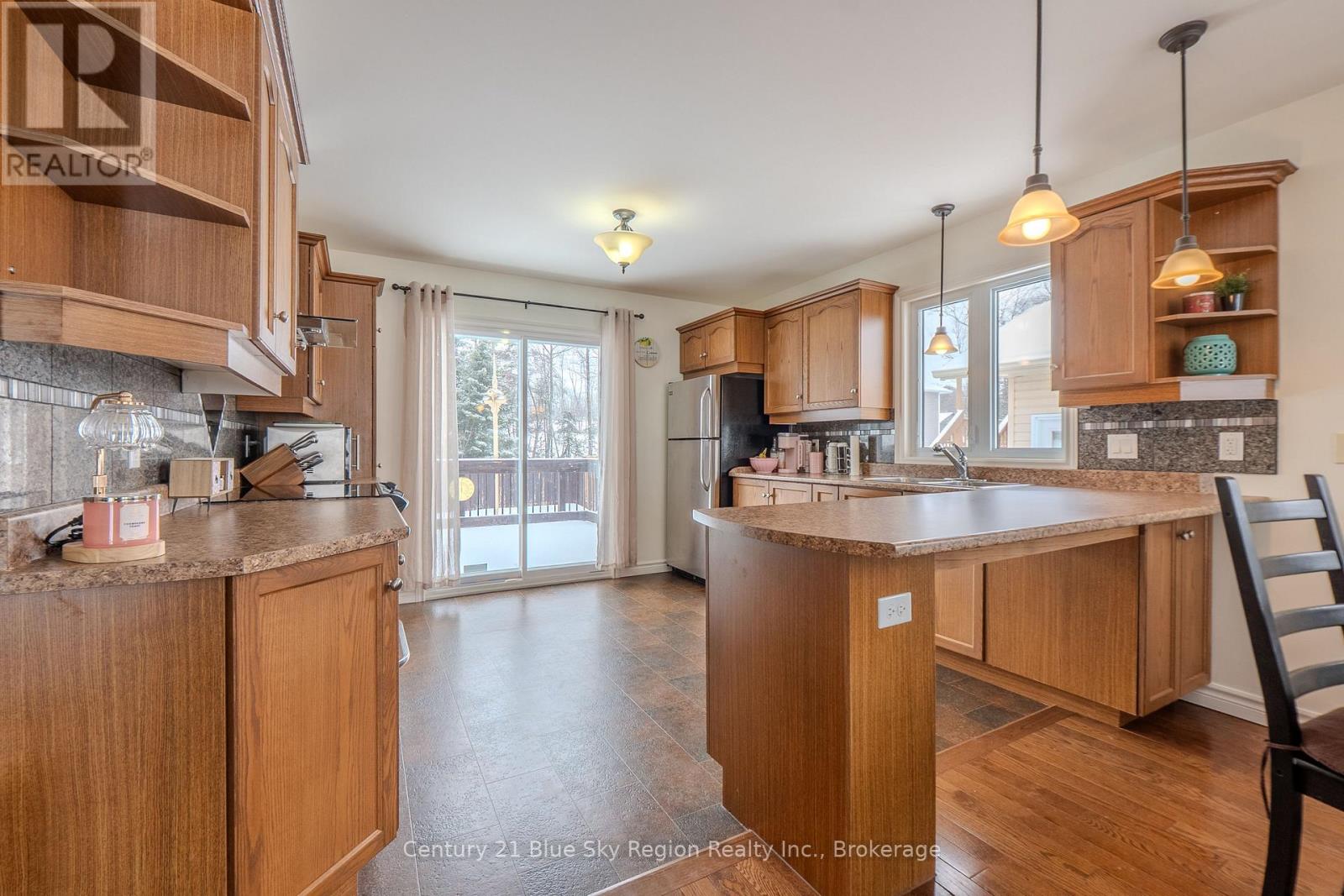 166 Carmichael Drive, North Bay (Airport), Ontario  P1B 8G2 - Photo 4 - X12880708