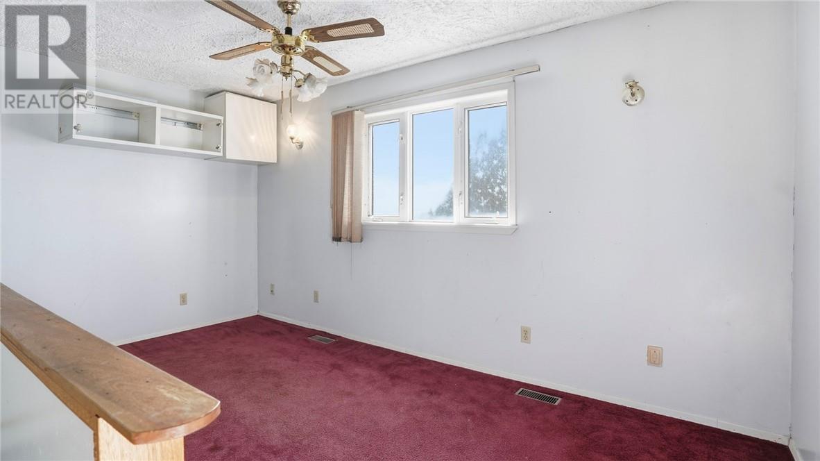 40 Laberge Lane, Greater Sudbury, Ontario  P3B 3S2 - Photo 4 - 2126800