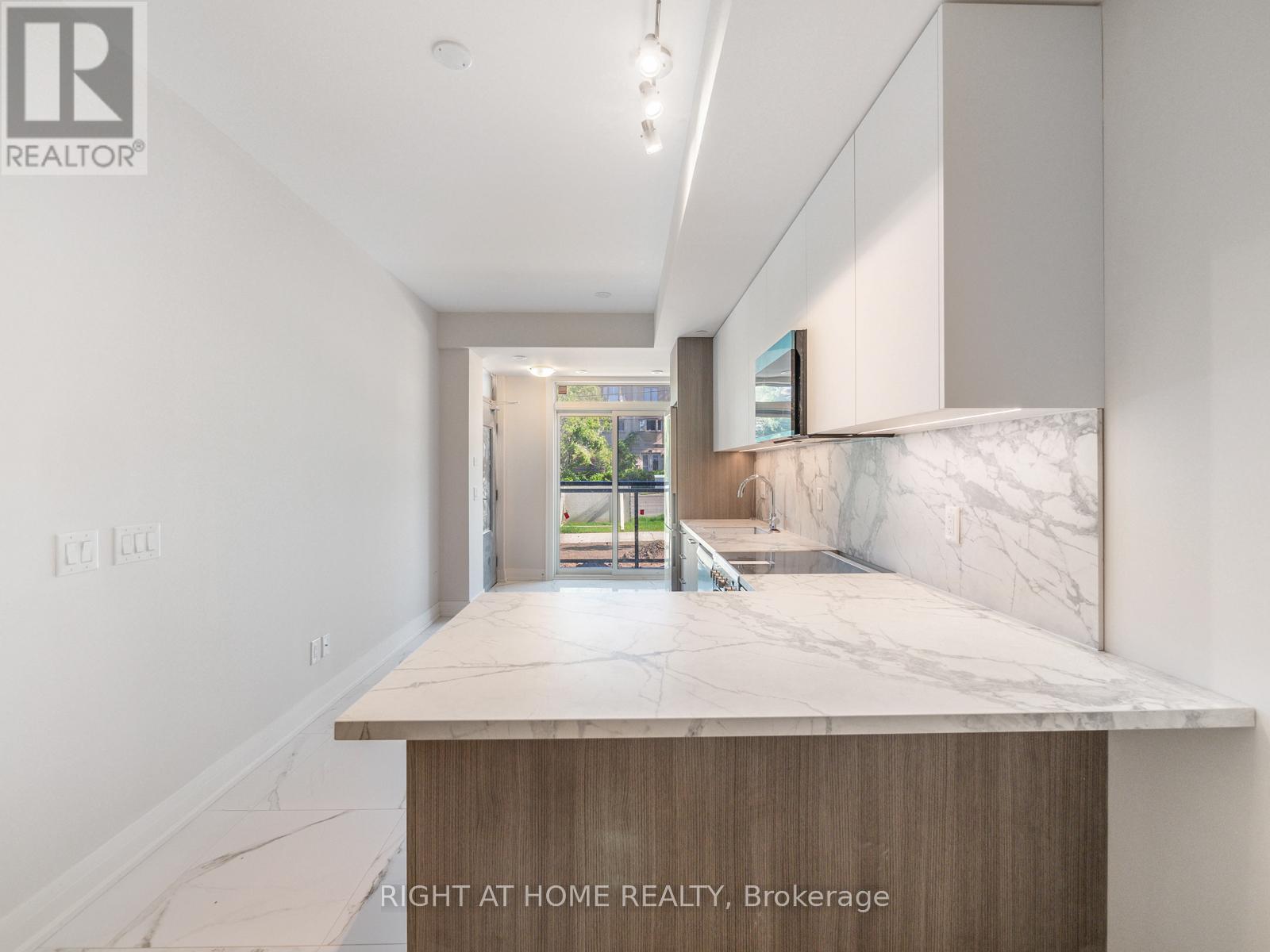 5 - 262 Finch Avenue E, Toronto, Ontario  M2N 0L3 - Photo 6 - C12881452