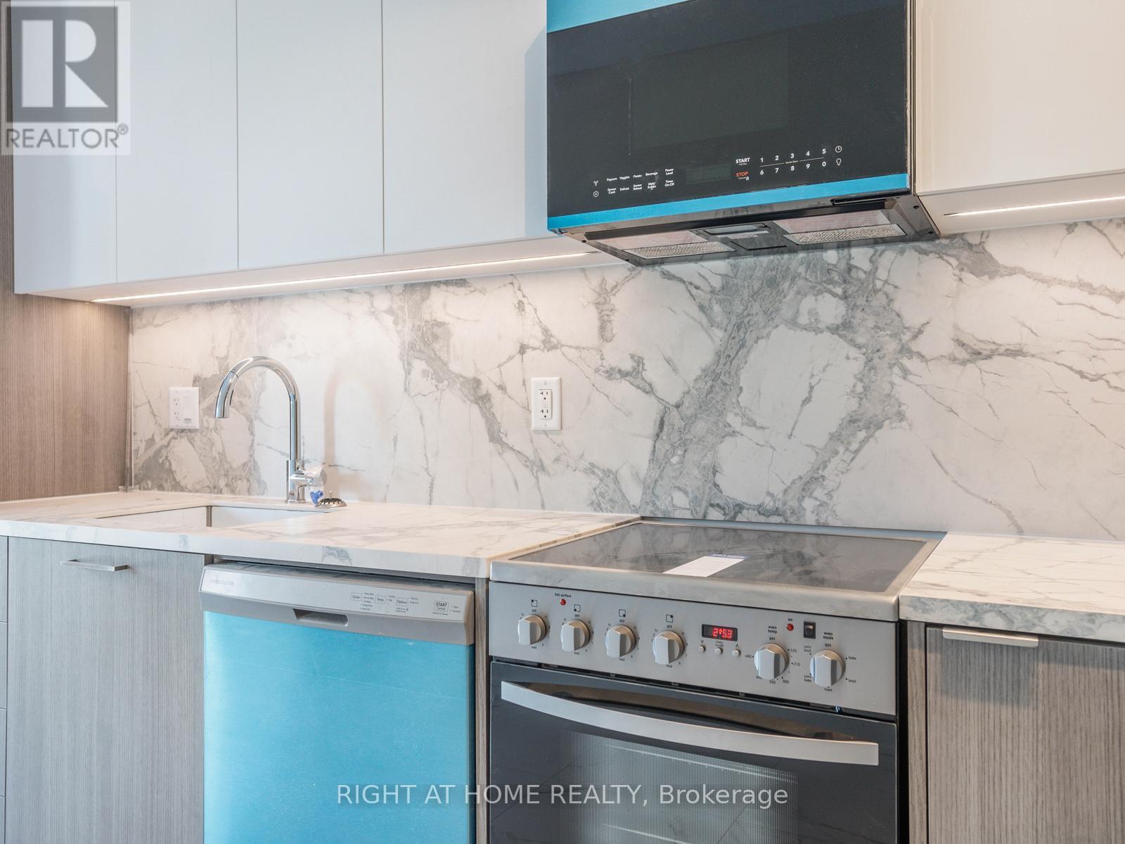 5 - 262 Finch Avenue E, Toronto, Ontario  M2N 0L3 - Photo 8 - C12881452