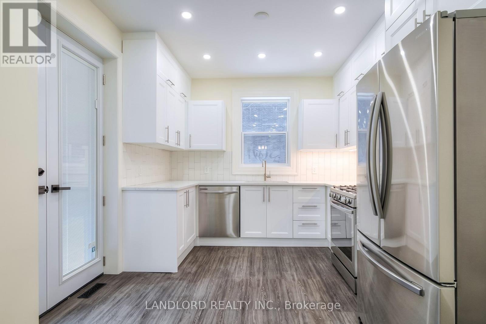 8 DRAPER STREET, Toronto, Ontario