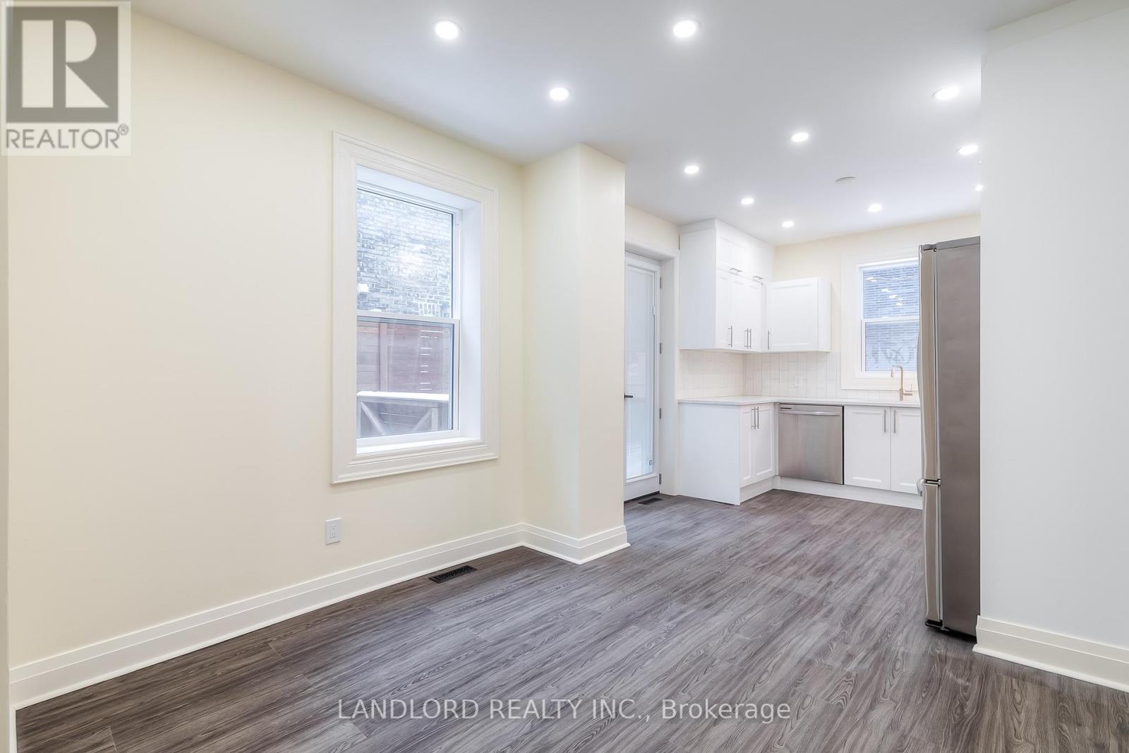 8 Draper Street, Toronto, Ontario  M5V 2M4 - Photo 4 - C12881460