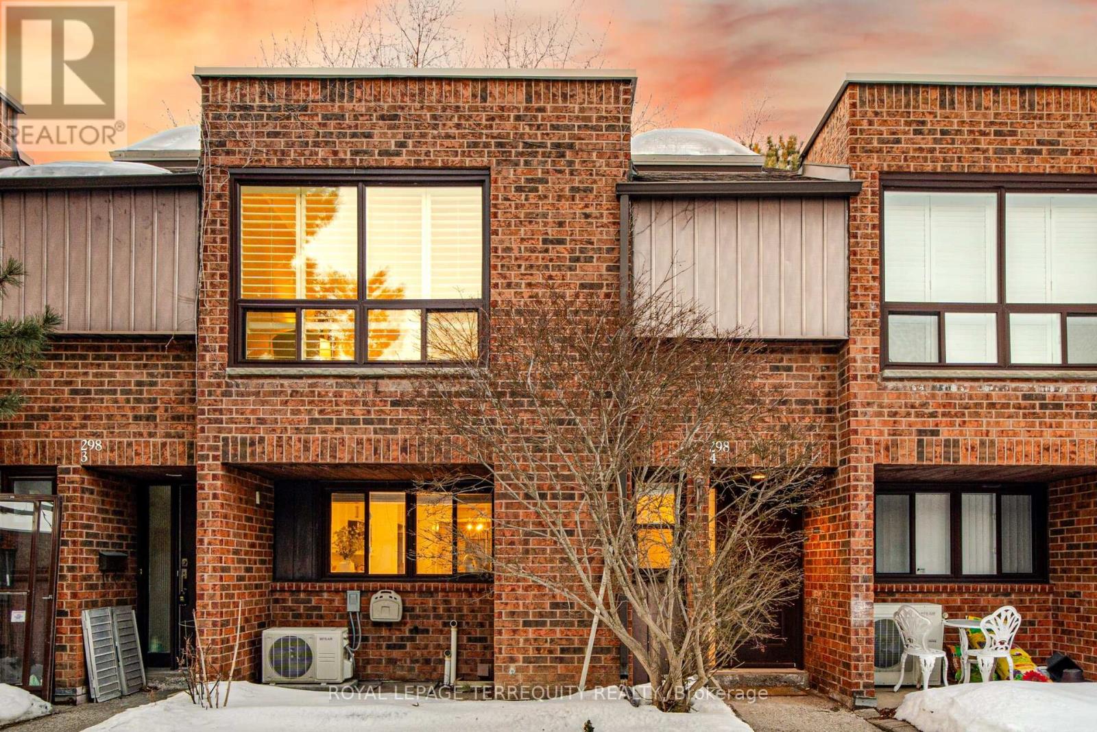 4 - 298 TORRESDALE AVENUE, Toronto, Ontario