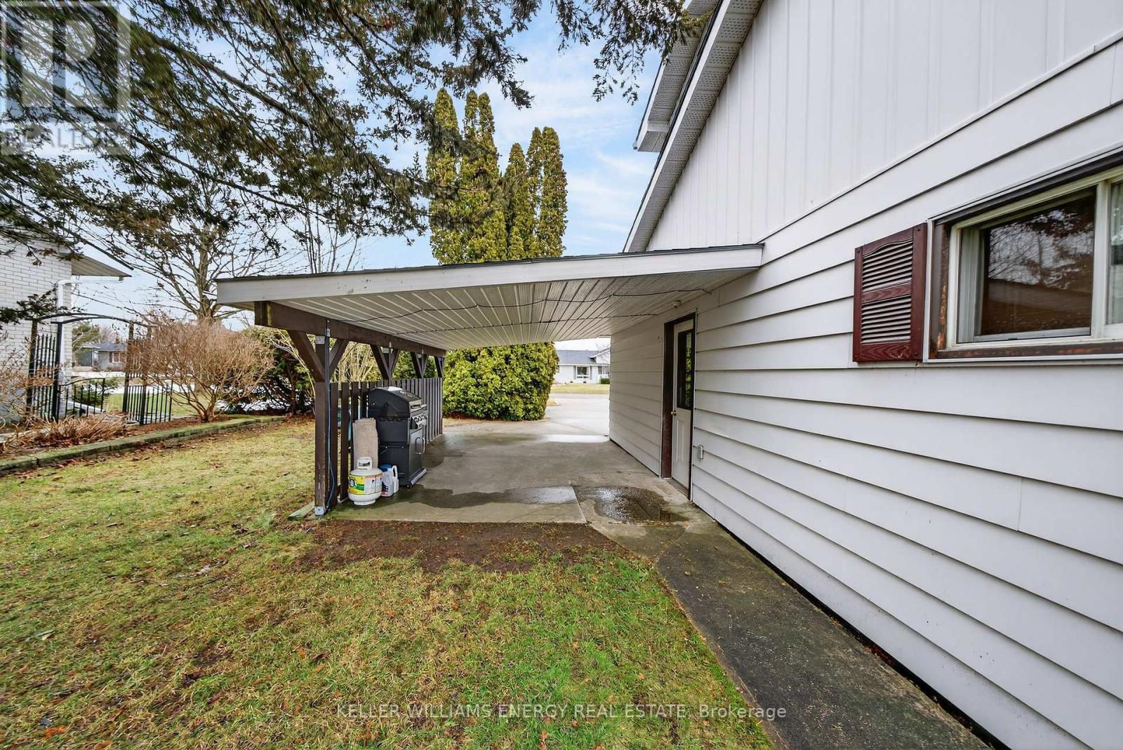 4 Mary Avenue, Prince Edward County (Wellington Ward), Ontario  K0K 3L0 - Photo 35 - X12879582