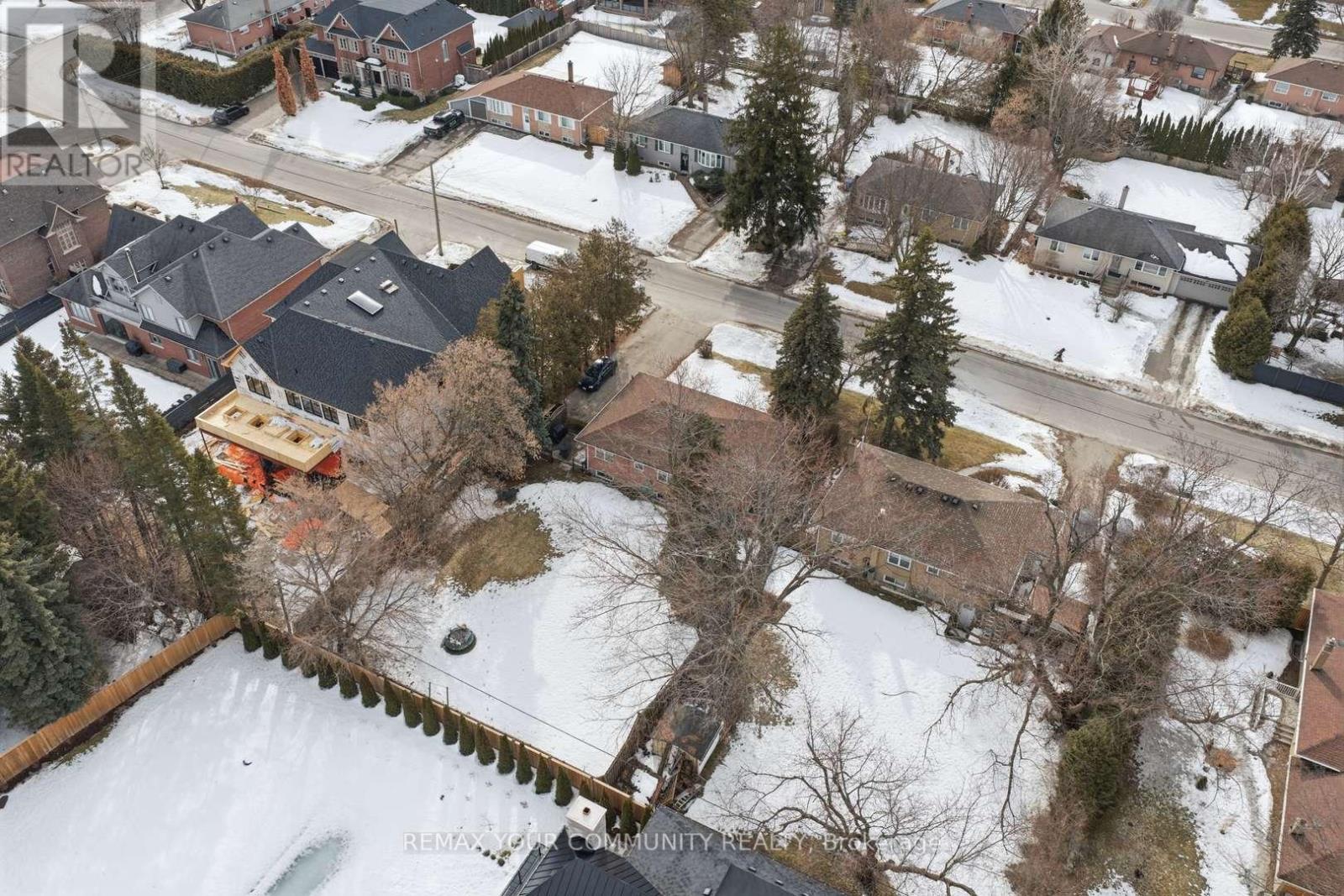 154 Hollingsworth Drive, King, Ontario  L7B 1G8 - Photo 13 - N12881454