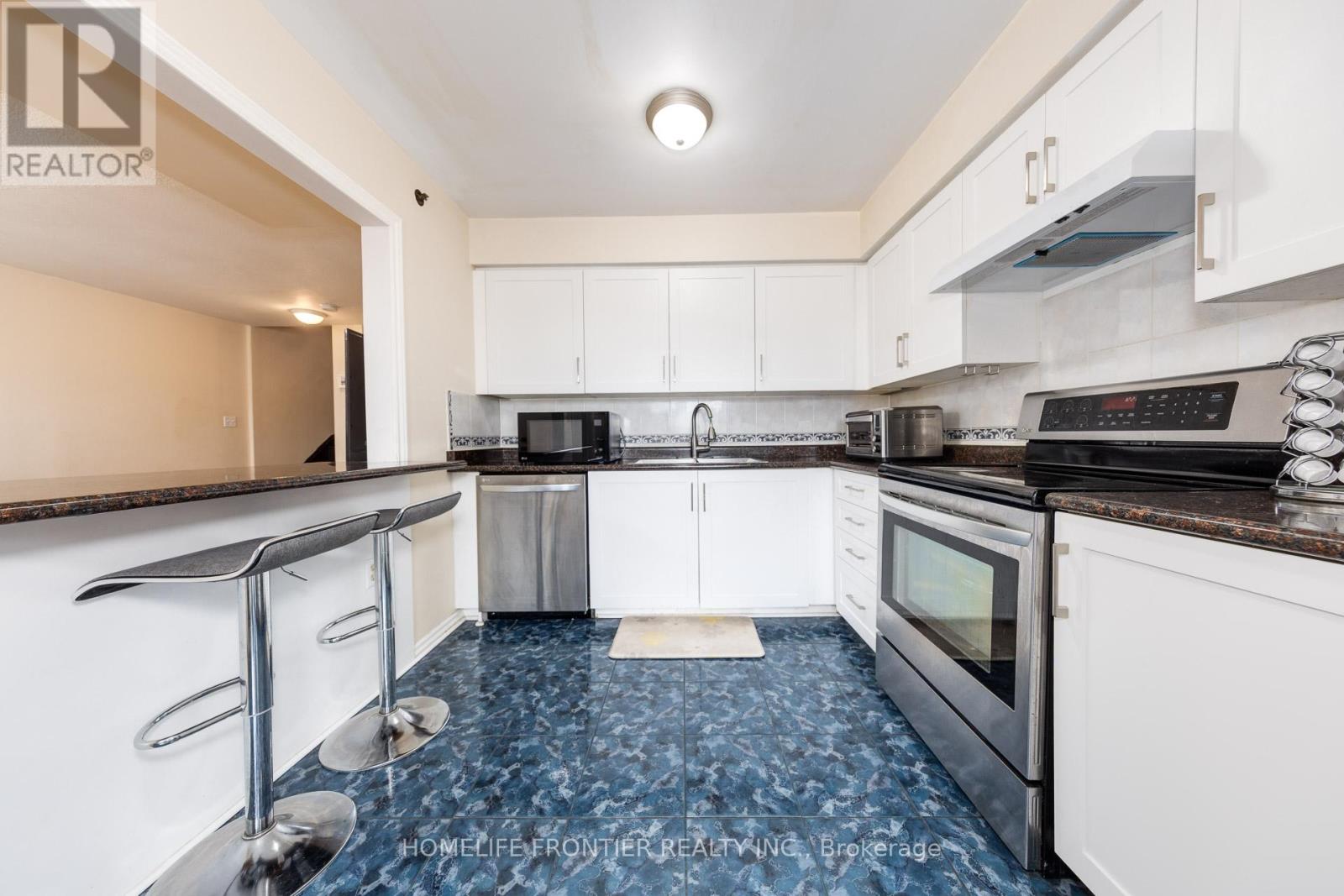 814 - 75 Weldrick Road E, Richmond Hill, Ontario  L4C 0H9 - Photo 10 - N12881492