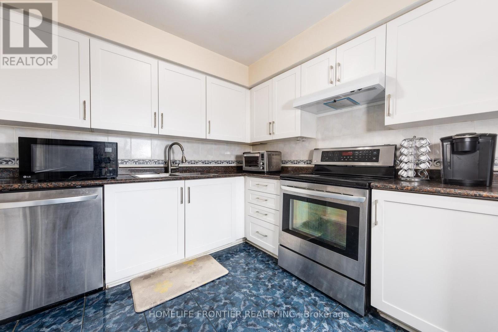 814 - 75 Weldrick Road E, Richmond Hill, Ontario  L4C 0H9 - Photo 11 - N12881492