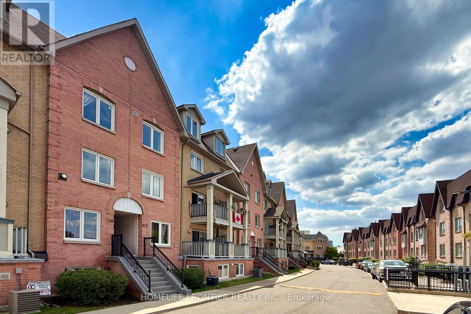 814 - 75 Weldrick Road E, Richmond Hill, Ontario  L4C 0H9 - Photo 2 - N12881492