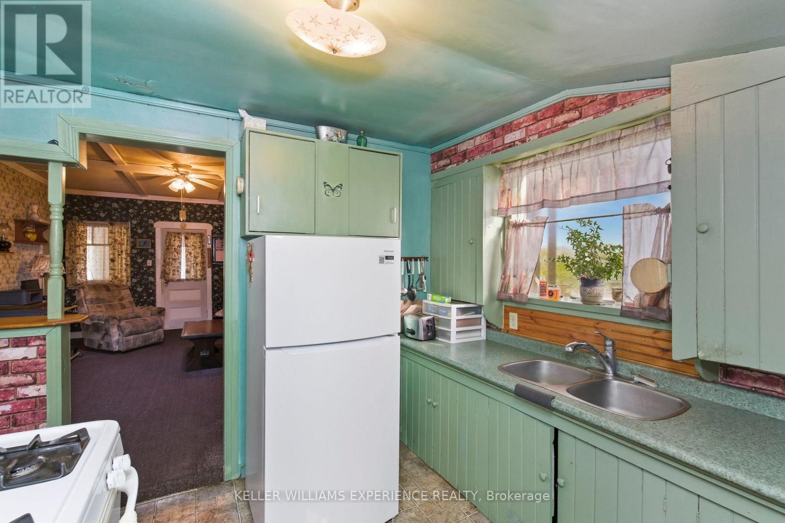 2007 Tiny Beaches Road S, Tiny, Ontario  L0L 1P1 - Photo 5 - S12881462