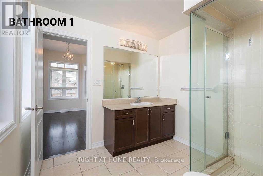 22 Vanwood Crescent, Brampton (Vales Of Castlemore), Ontario  L6P 2X4 - Photo 12 - W12881446