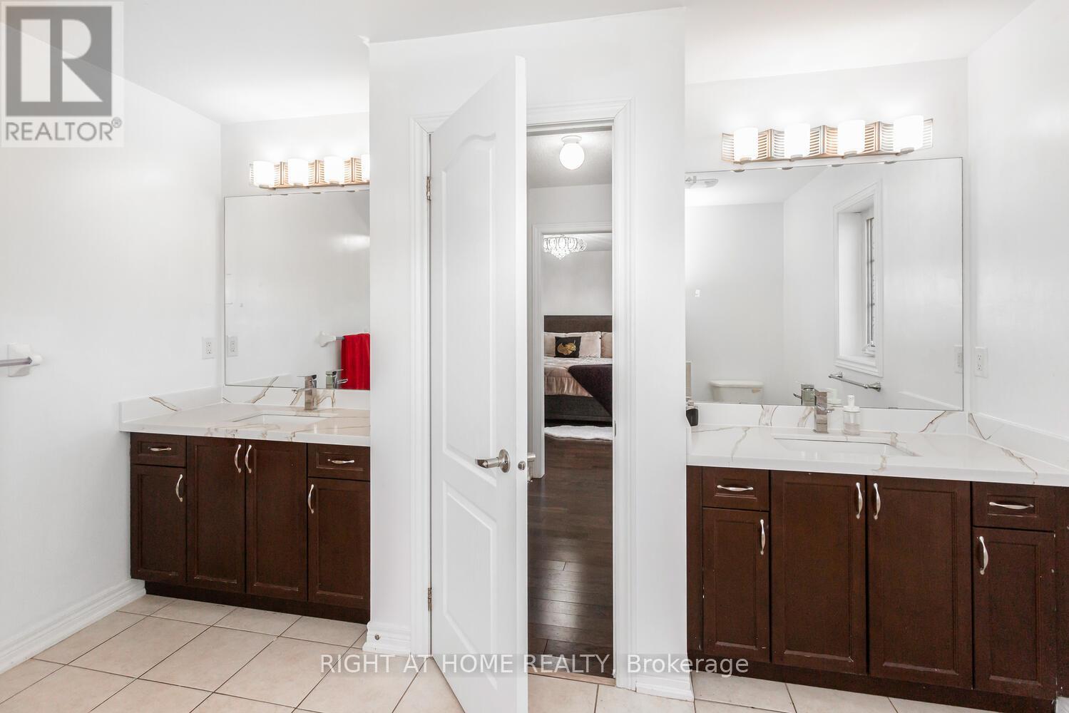 22 Vanwood Crescent, Brampton (Vales Of Castlemore), Ontario  L6P 2X4 - Photo 19 - W12881446