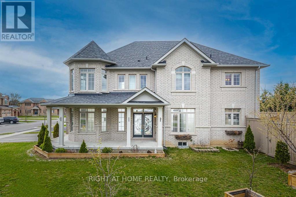 22 Vanwood Crescent, Brampton (Vales Of Castlemore), Ontario  L6P 2X4 - Photo 2 - W12881446