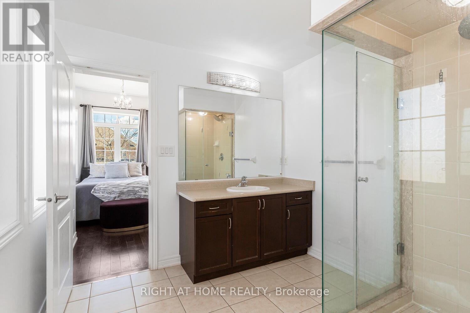 22 Vanwood Crescent, Brampton (Vales Of Castlemore), Ontario  L6P 2X4 - Photo 21 - W12881446