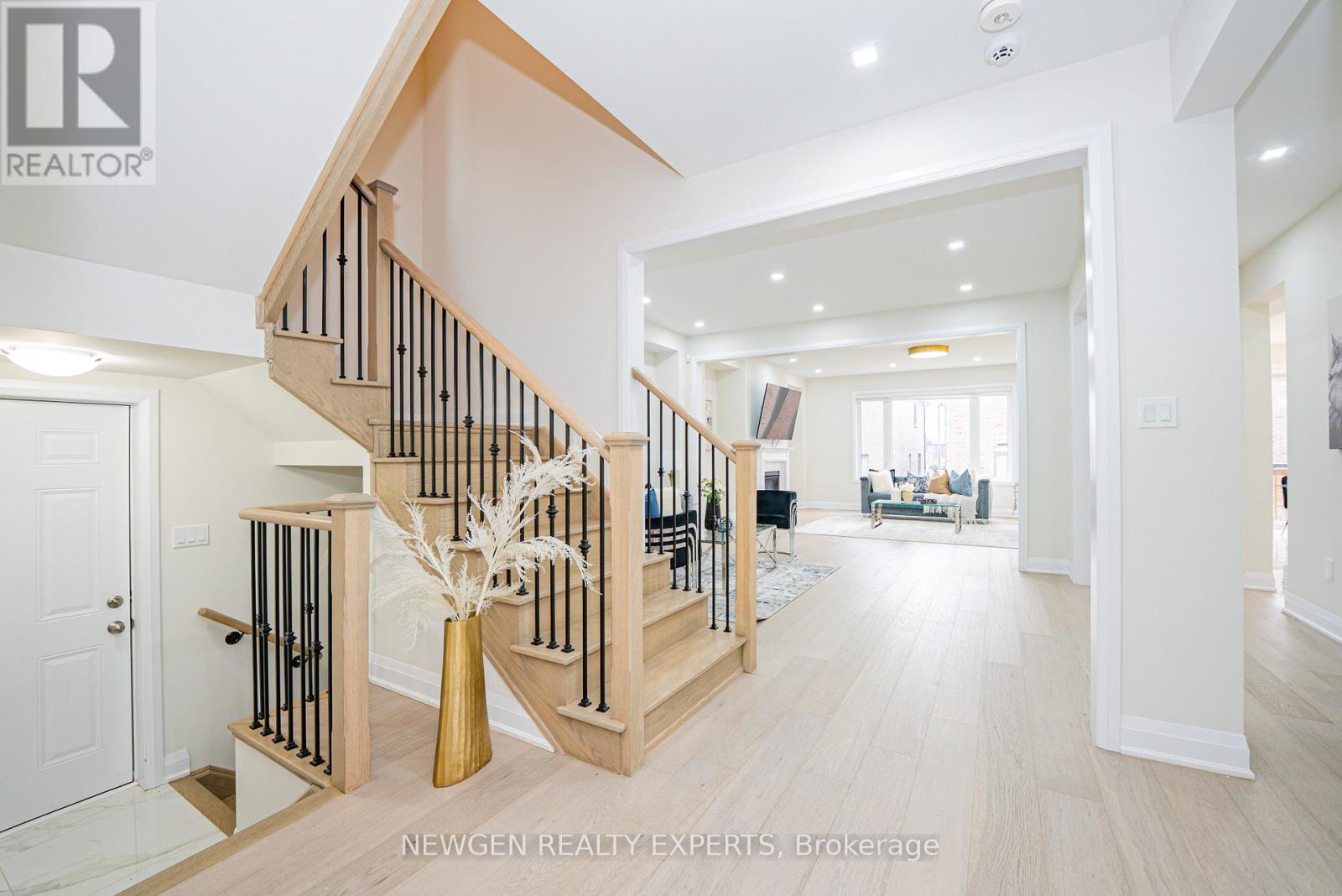 53 Lipscott Drive, Caledon, Ontario  L7C 4K1 - Photo 10 - W12881448