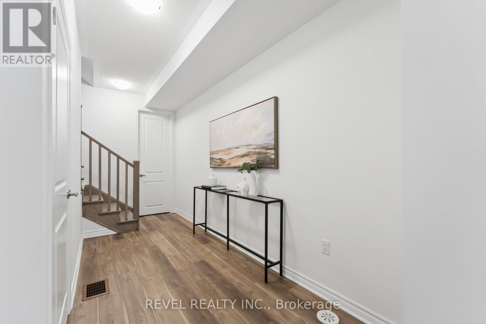 41 Vimy Ridge Road, Brampton (Northwest Brampton), Ontario  L7A 5M6 - Photo 4 - W12881494