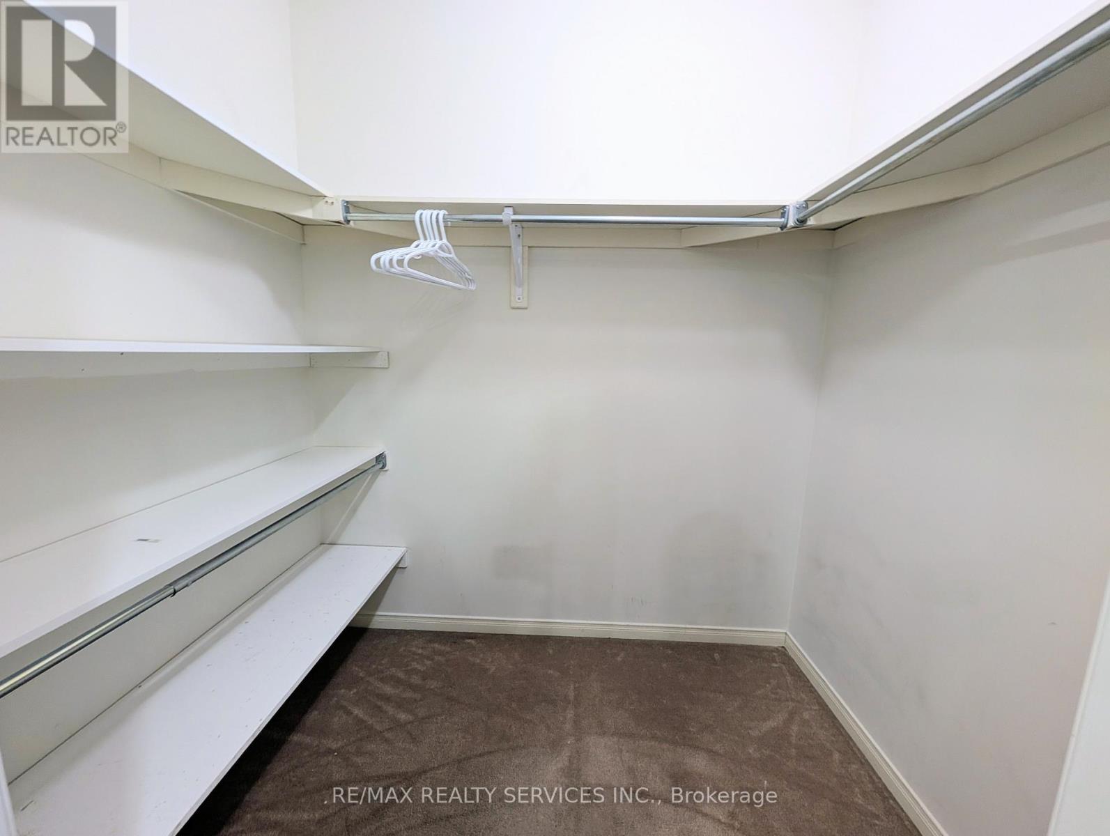 Upper - 5568 Freshwater Drive, Mississauga, Ontario  L5M 7M8 - Photo 12 - W12881496