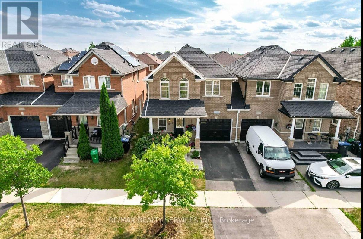 Upper - 5568 Freshwater Drive, Mississauga, Ontario  L5M 7M8 - Photo 2 - W12881496