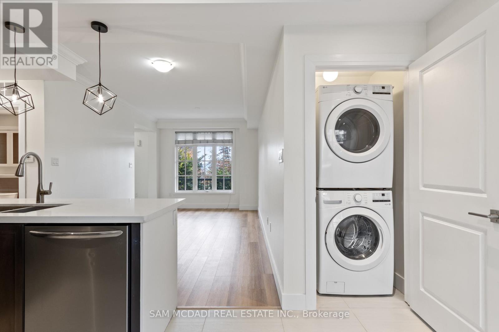 23 - 3083 Cawthra Road, Mississauga, Ontario  L5A 2X4 - Photo 17 - W12881528