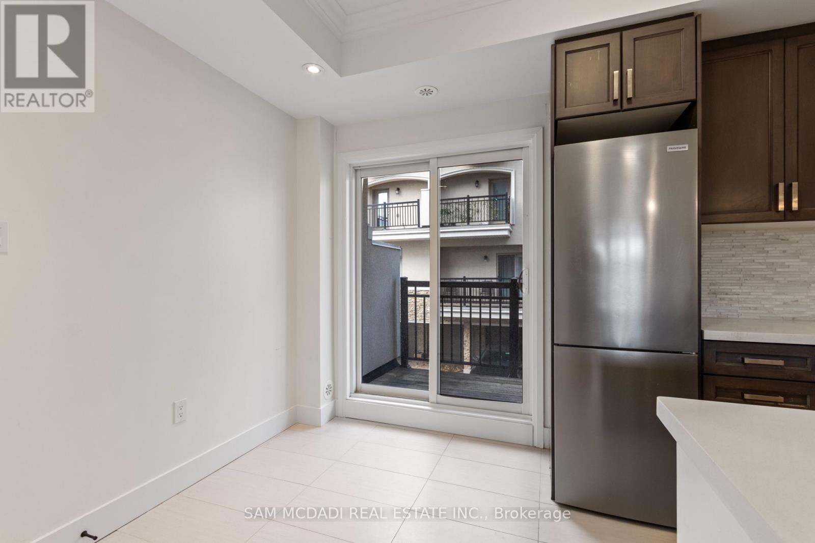 23 - 3083 Cawthra Road, Mississauga, Ontario  L5A 2X4 - Photo 18 - W12881528