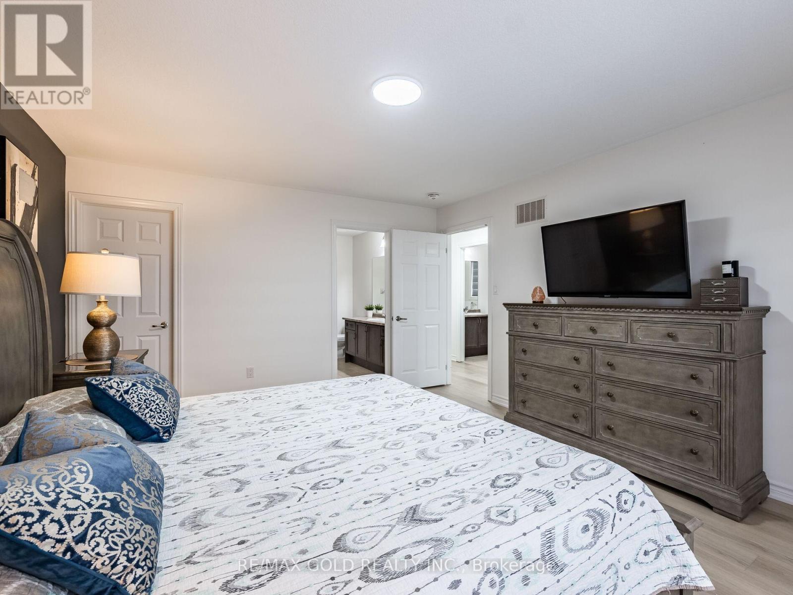 12 Hines Street, Brampton (Northwest Brampton), Ontario  L7A 4X5 - Photo 24 - W12881544