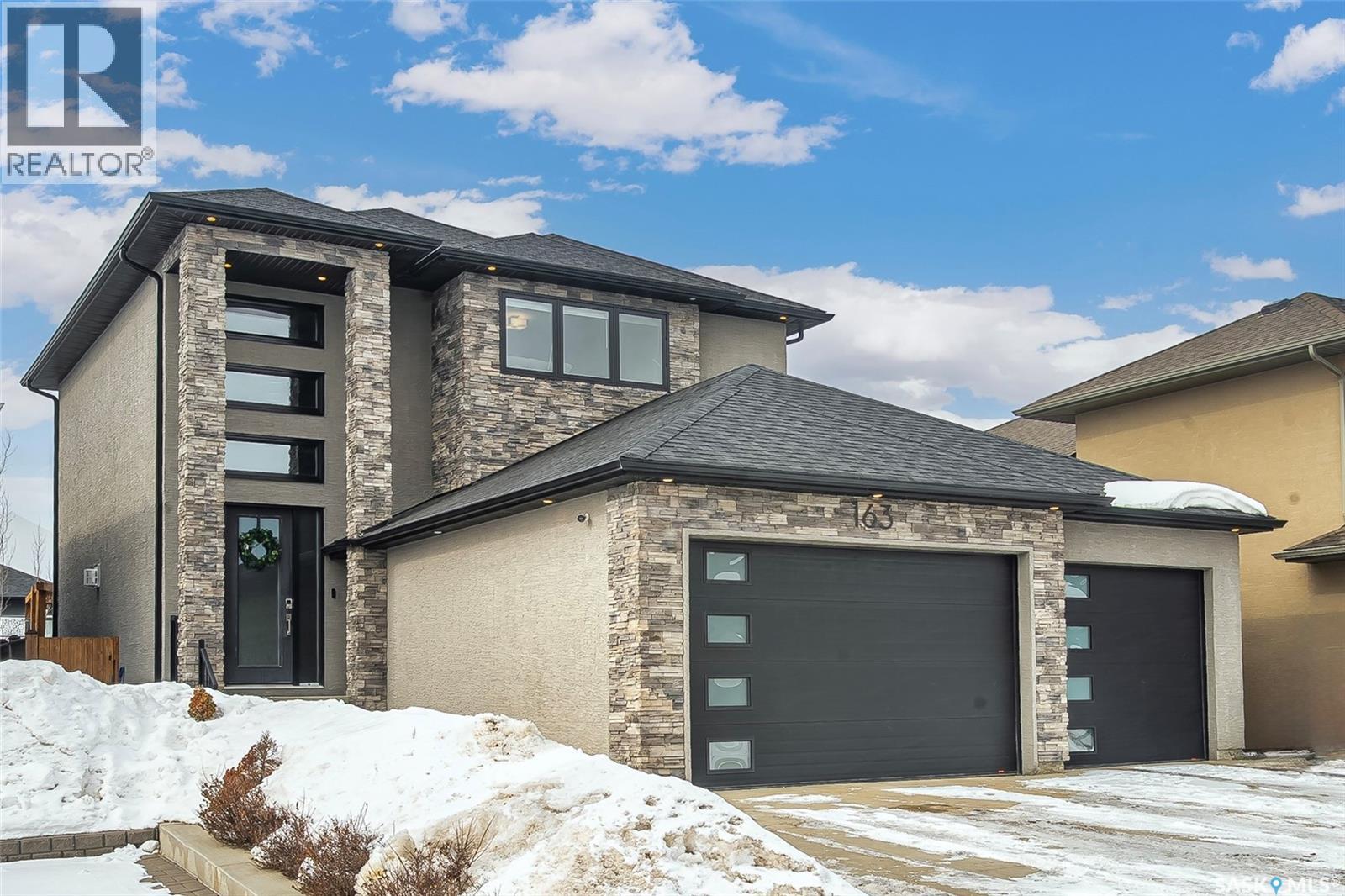 163 Schumacher Bay, Saskatoon, Saskatchewan  S7V 0H7 - Photo 2 - SK030396