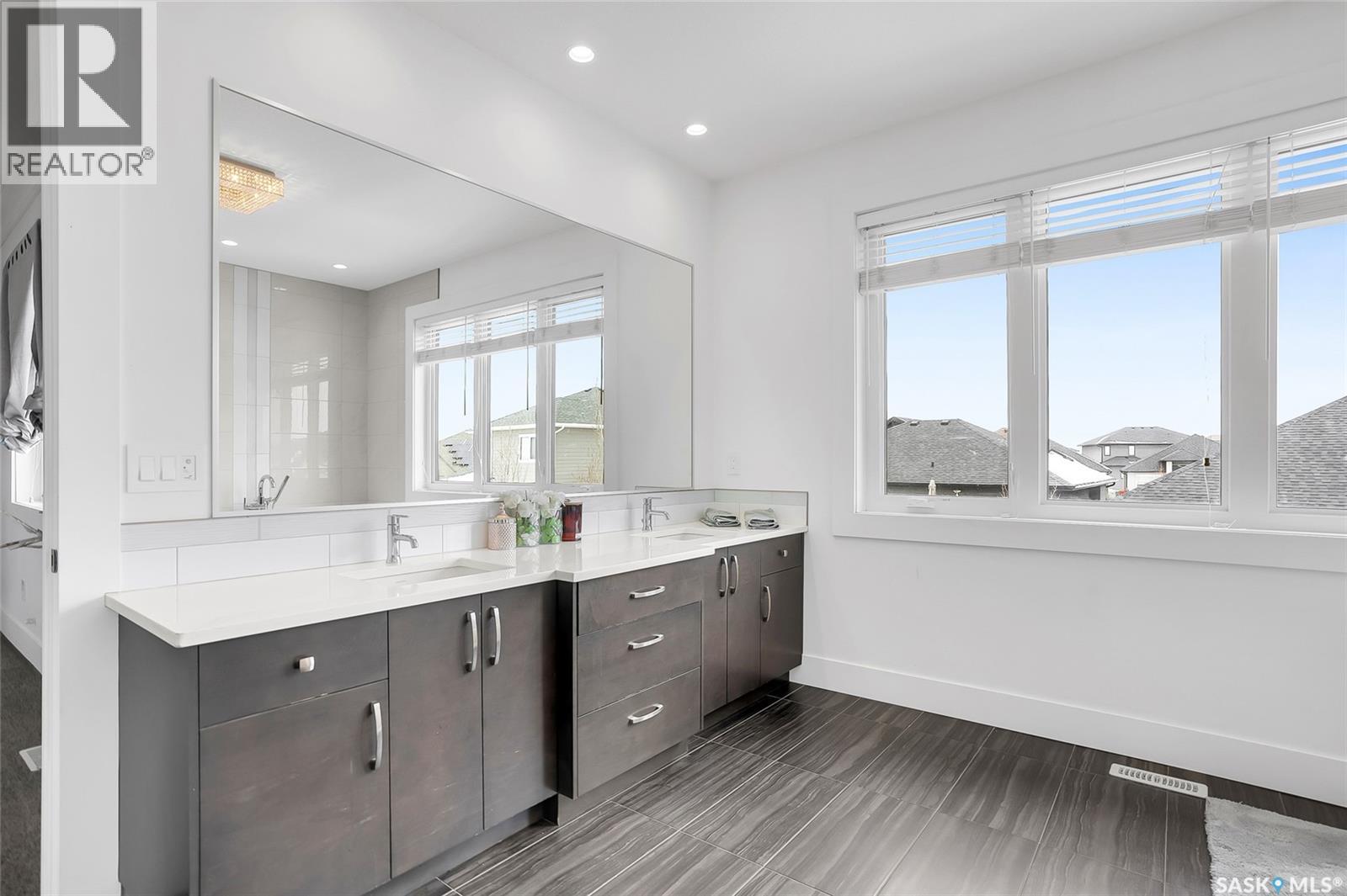 163 Schumacher Bay, Saskatoon, Saskatchewan  S7V 0H7 - Photo 22 - SK030396