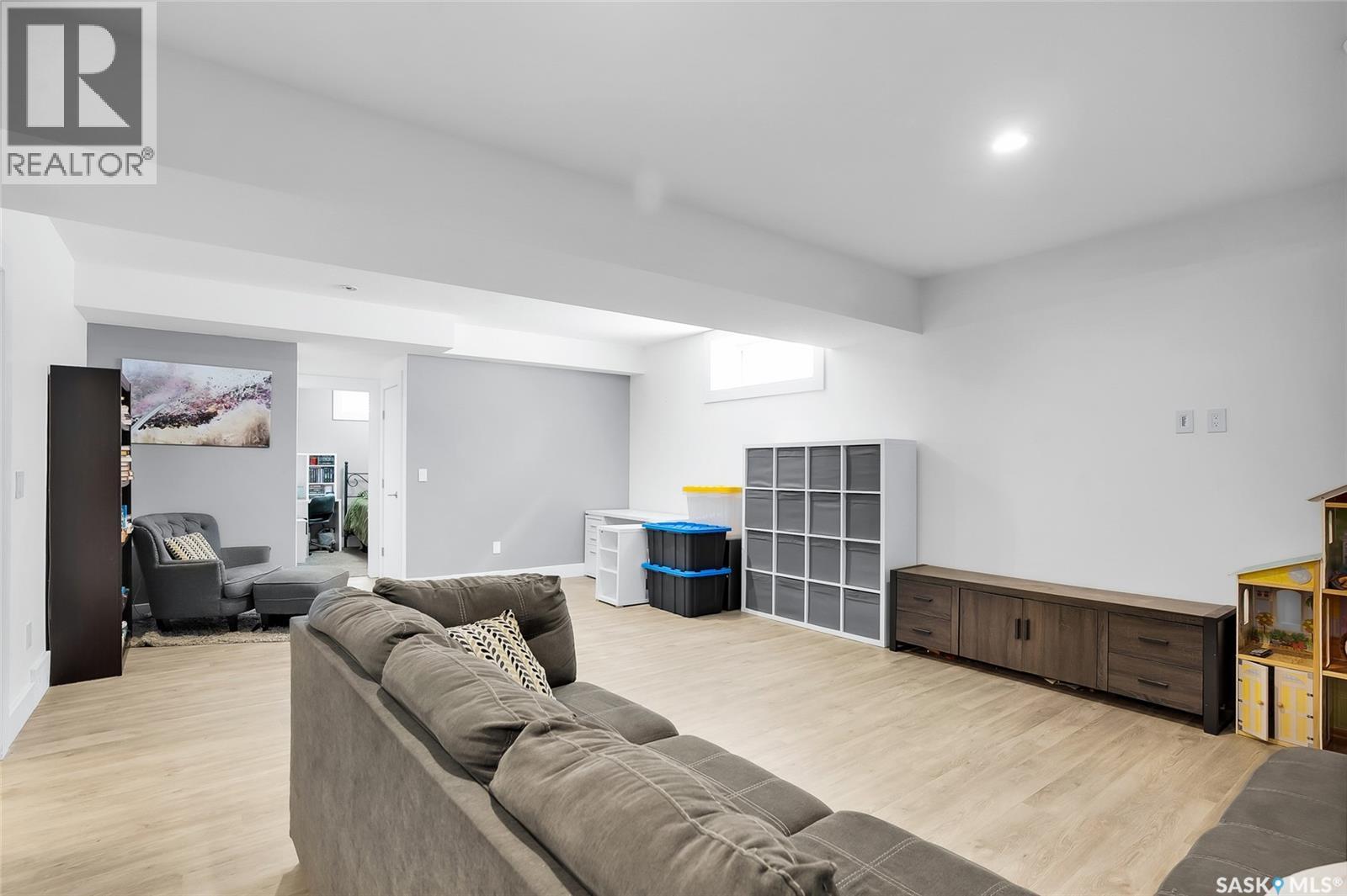 163 Schumacher Bay, Saskatoon, Saskatchewan  S7V 0H7 - Photo 32 - SK030396