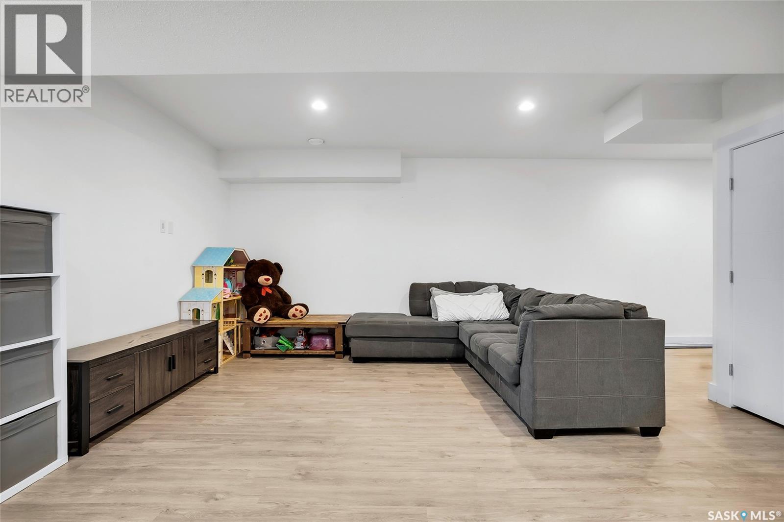 163 Schumacher Bay, Saskatoon, Saskatchewan  S7V 0H7 - Photo 34 - SK030396