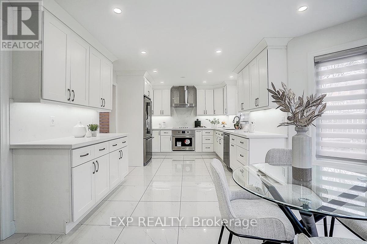 14 Prince Drive, Bradford West Gwillimbury, Ontario  L3Z 3B7 - Photo 12 - N12880454