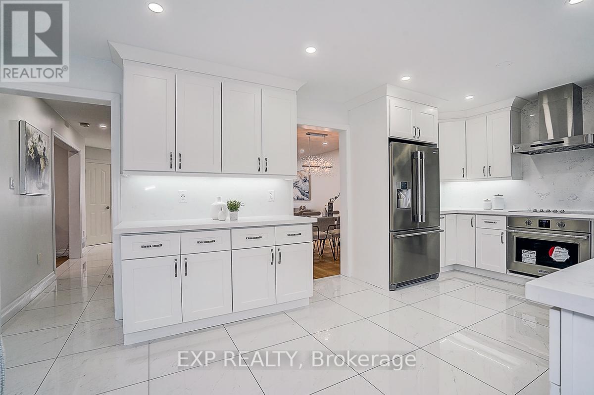 14 Prince Drive, Bradford West Gwillimbury, Ontario  L3Z 3B7 - Photo 13 - N12880454