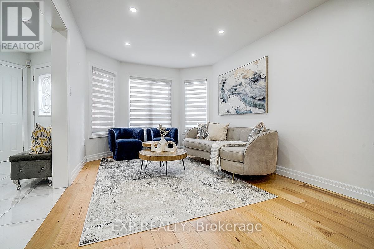 14 Prince Drive, Bradford West Gwillimbury, Ontario  L3Z 3B7 - Photo 5 - N12880454