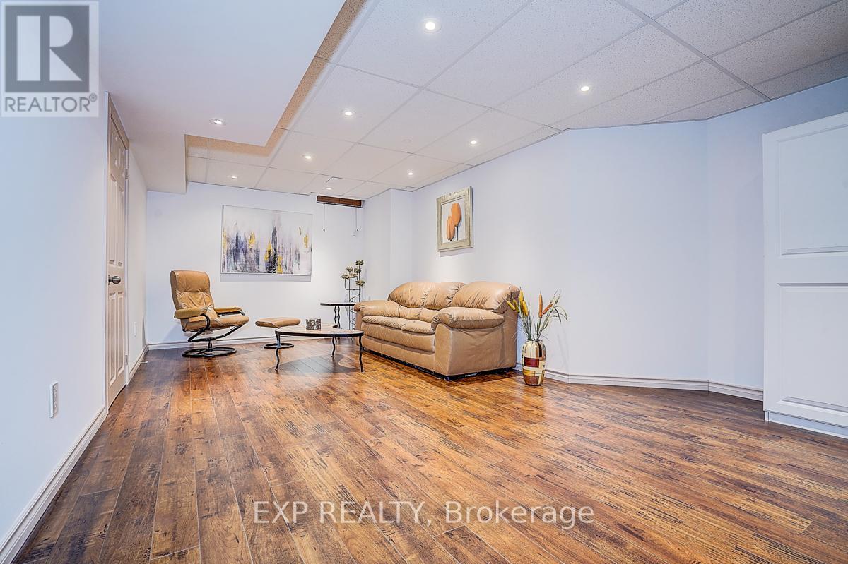 14 Prince Drive, Bradford West Gwillimbury, Ontario  L3Z 3B7 - Photo 24 - N12880454