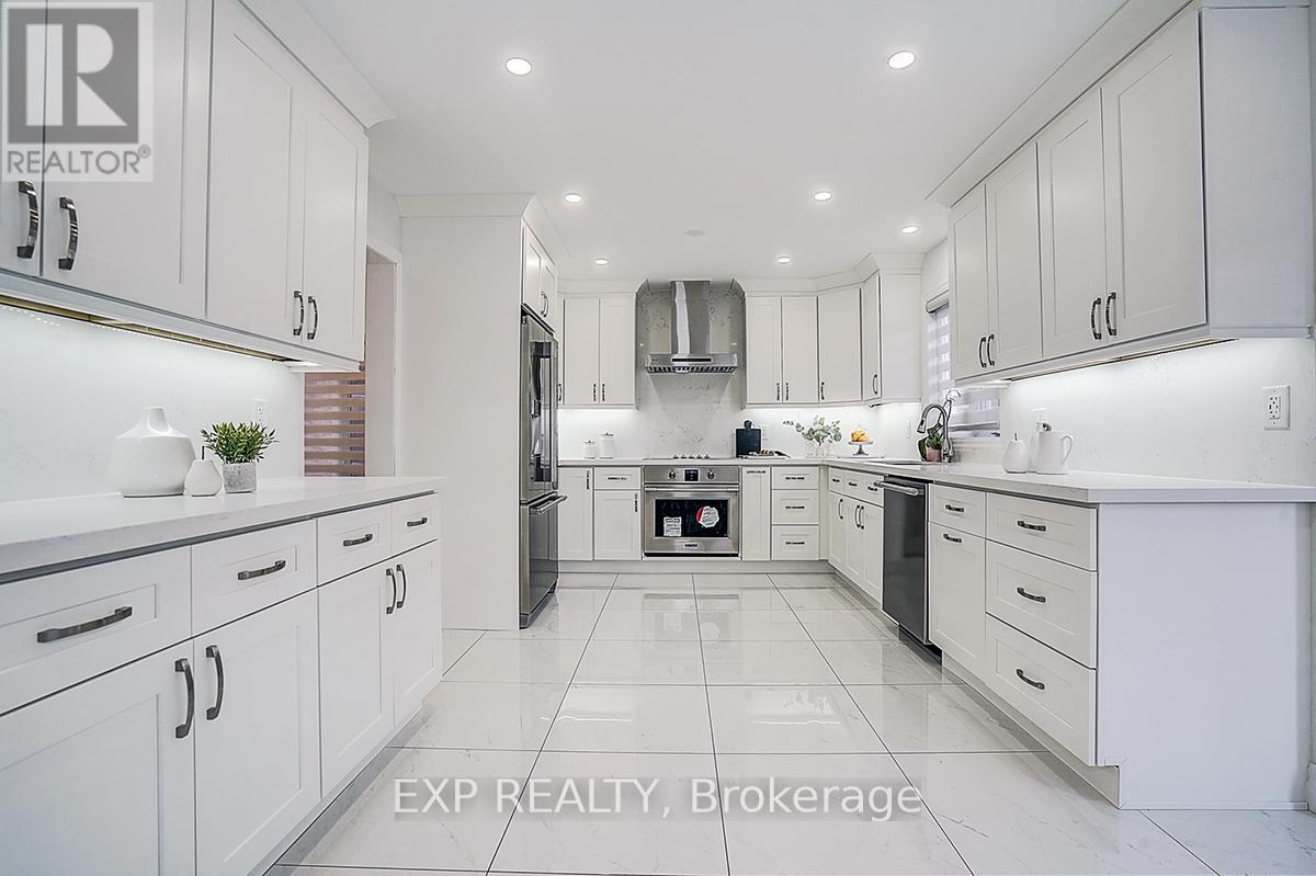 14 Prince Drive, Bradford West Gwillimbury, Ontario  L3Z 3B7 - Photo 14 - N12880454