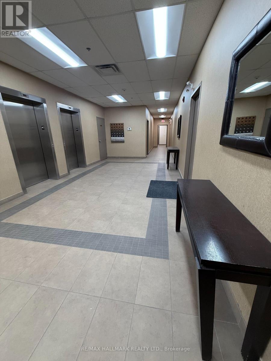 111 & 112 - 9100 Jane Street, Vaughan, Ontario  L4K 0A4 - Photo 3 - N12858874