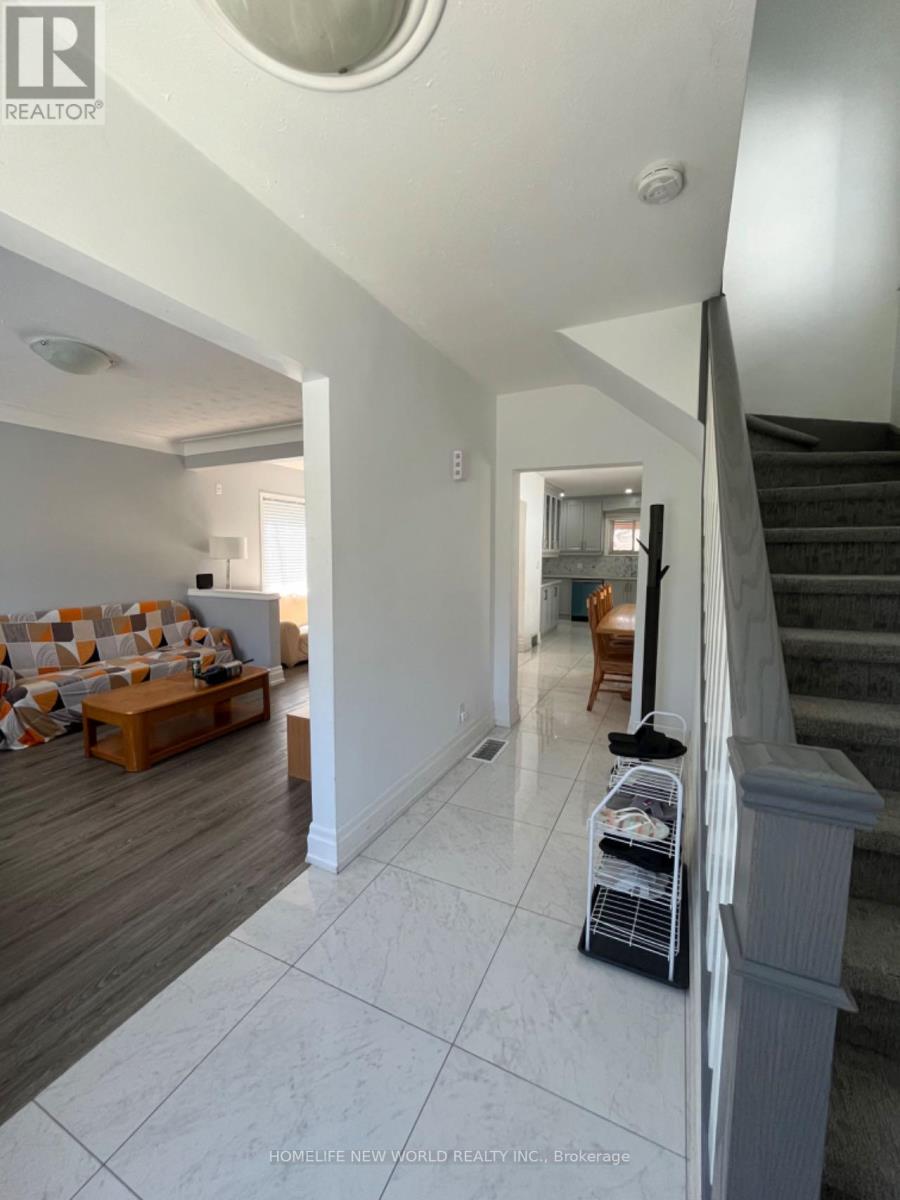 5021 Saint Clair Avenue W, Niagara Falls, Ontario  L2E 3T8 - Photo 3 - X12881478