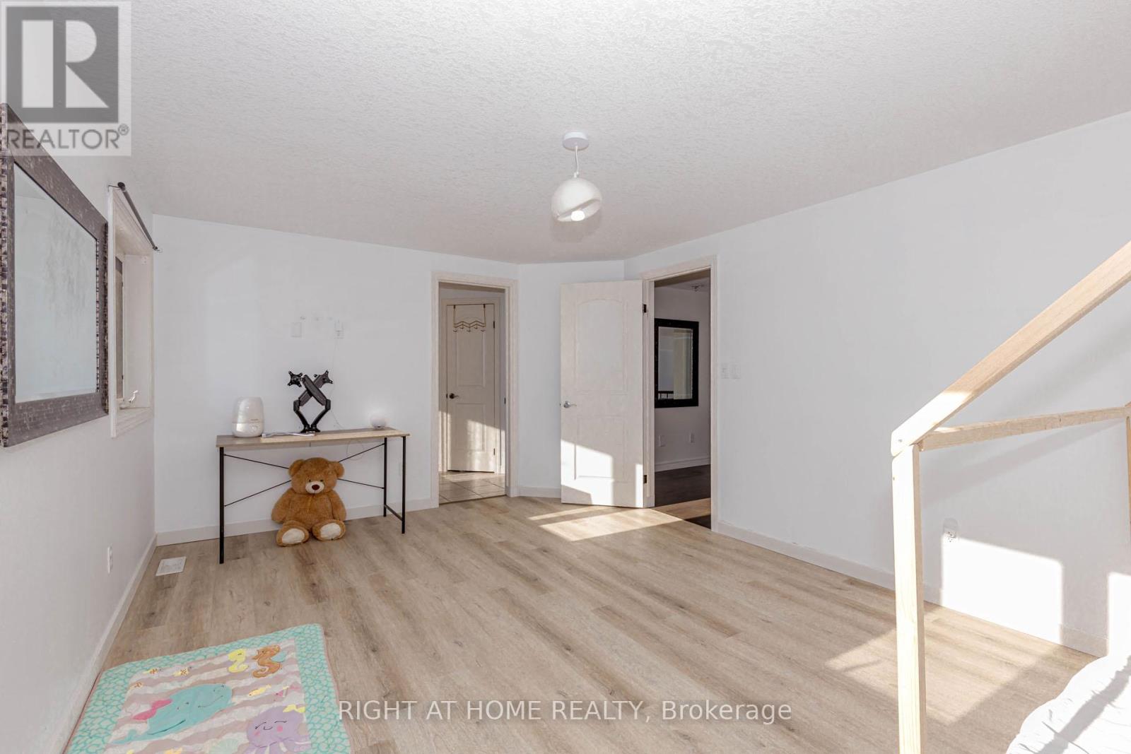 52 Schmidt Drive, Wellington North (Arthur), Ontario  N0G 1A0 - Photo 29 - X12881480