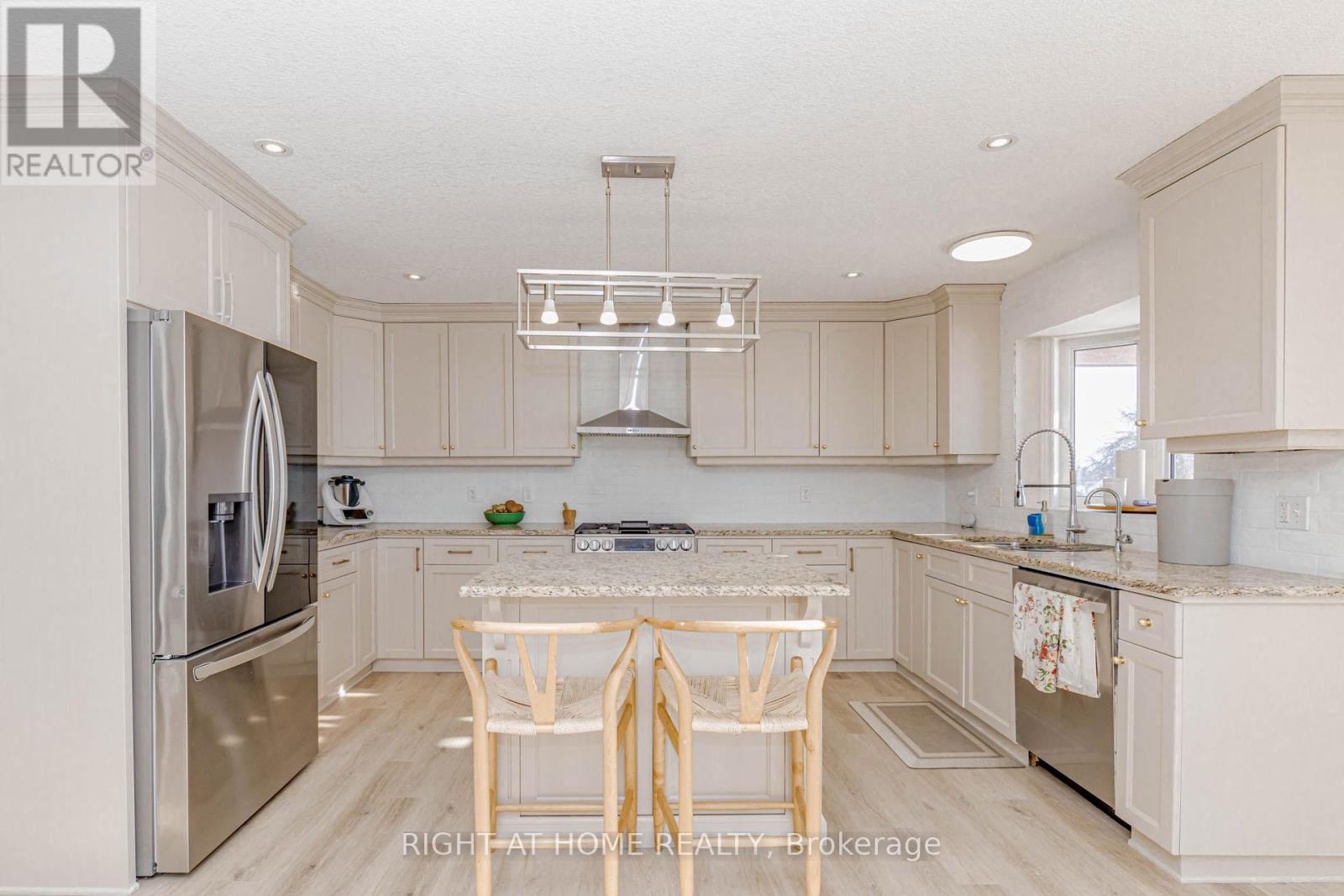 52 Schmidt Drive, Wellington North (Arthur), Ontario  N0G 1A0 - Photo 37 - X12881480