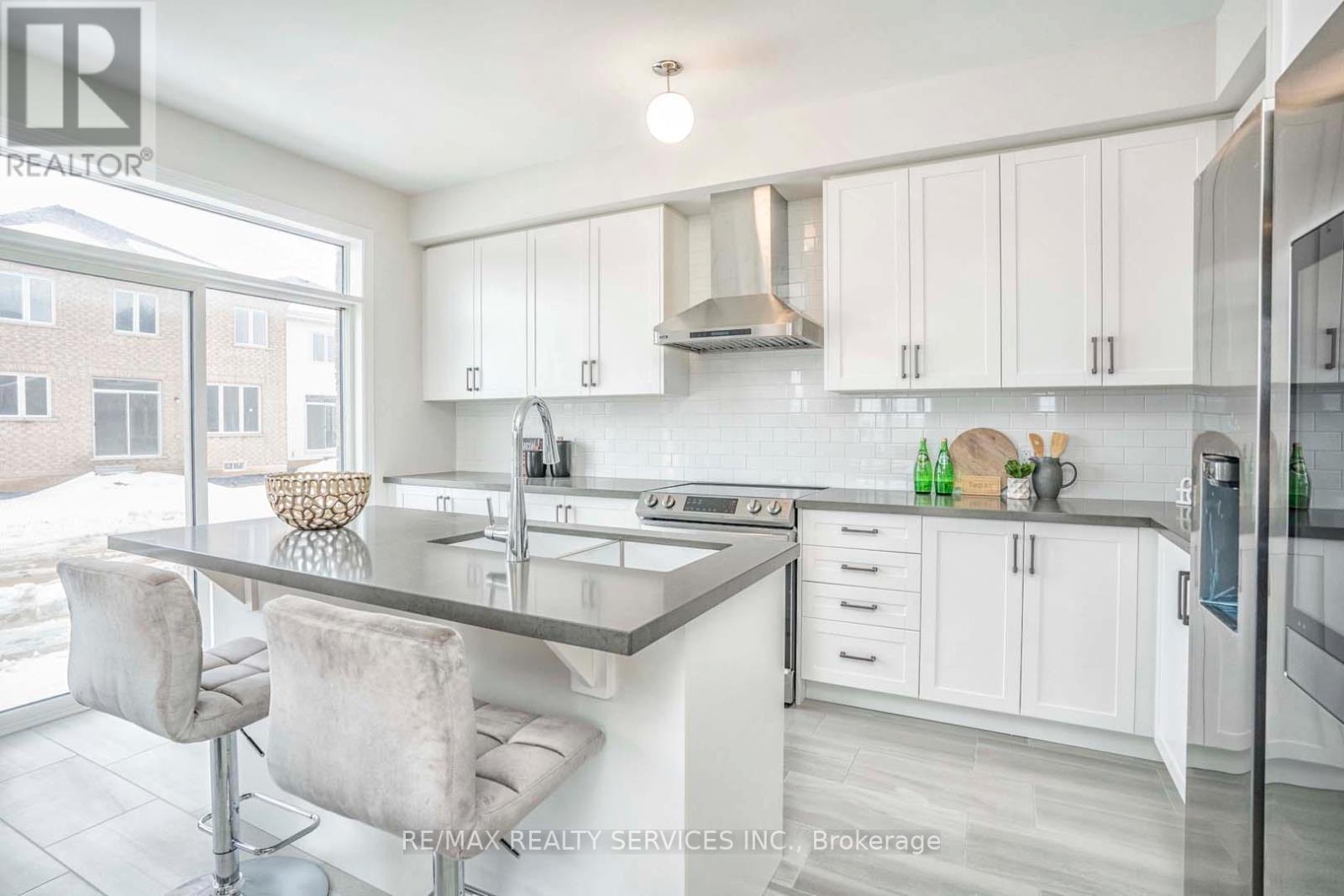 525 Red Elm Road, Shelburne, Ontario  L6V 3Y5 - Photo 10 - X12881488