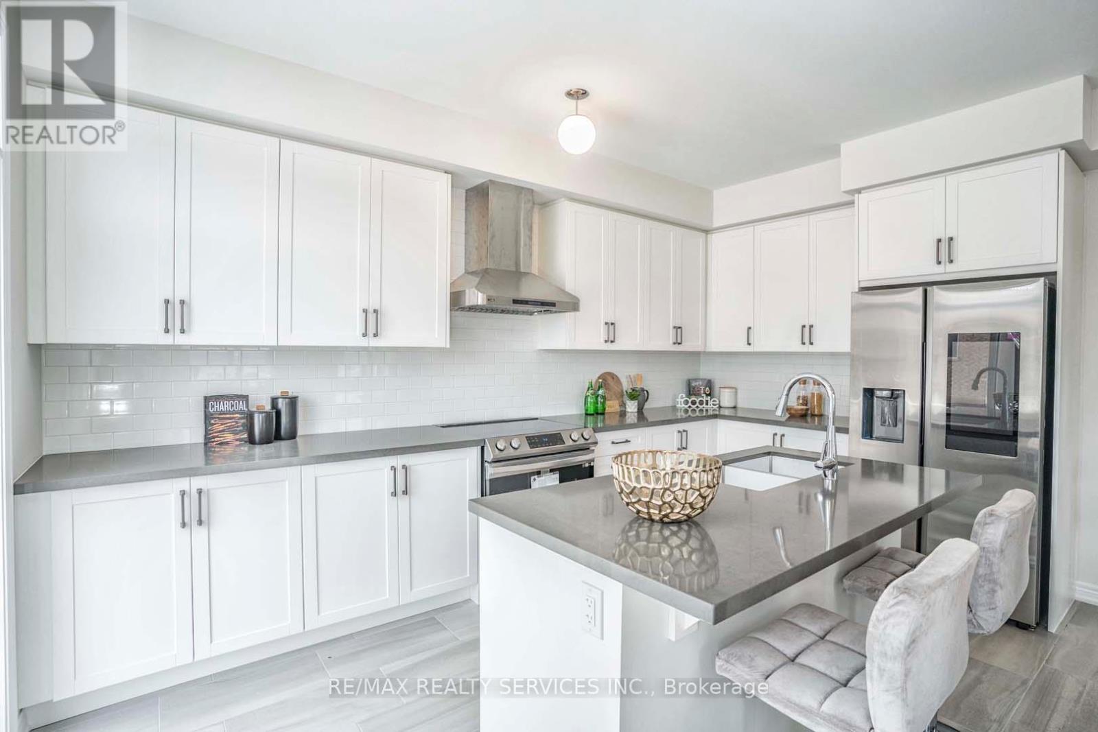 525 Red Elm Road, Shelburne, Ontario  L6V 3Y5 - Photo 11 - X12881488