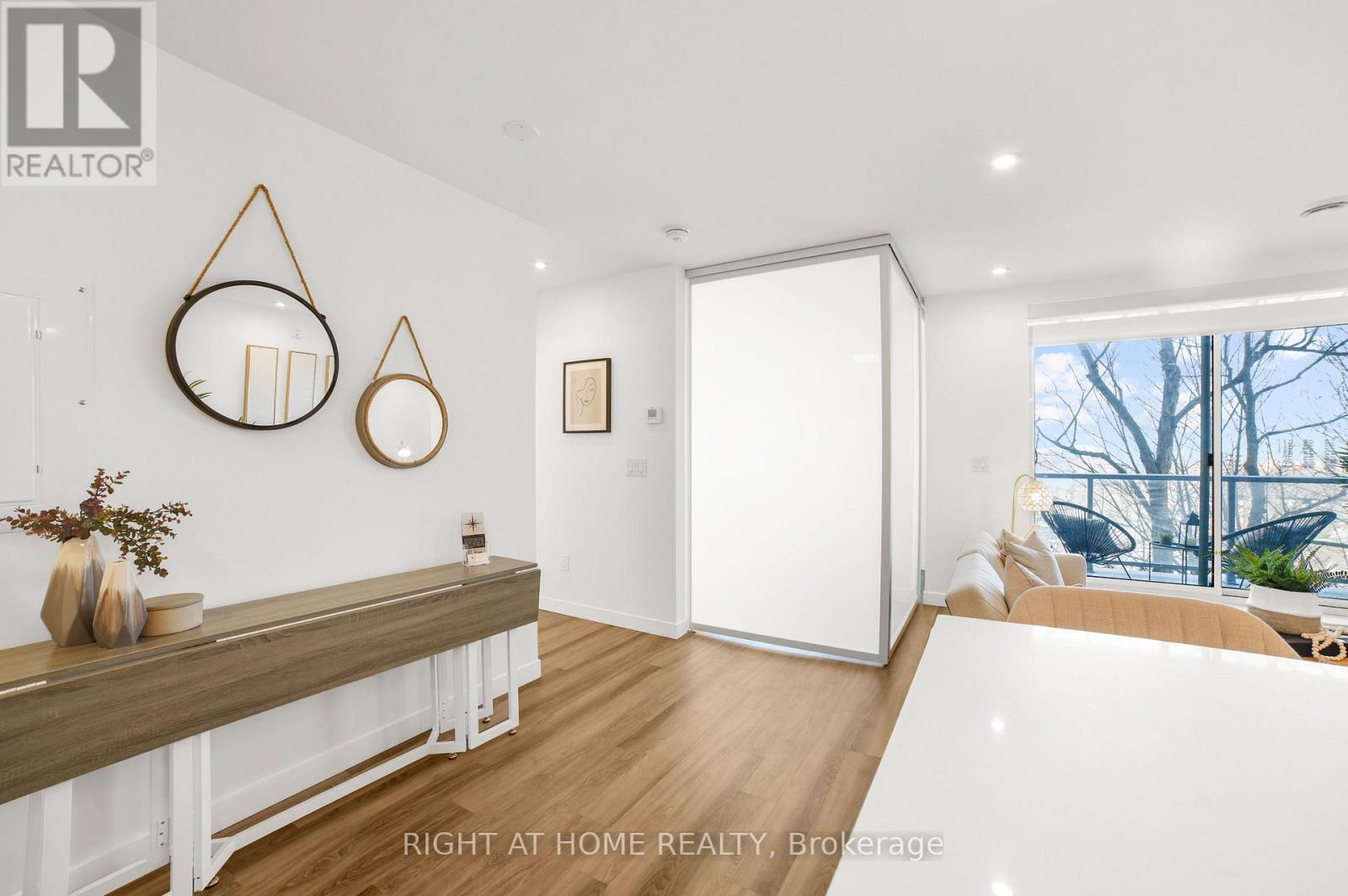 205 - 479 Charlton Avenue E, Hamilton, Ontario  L8N 0B4 - Photo 5 - X12881524