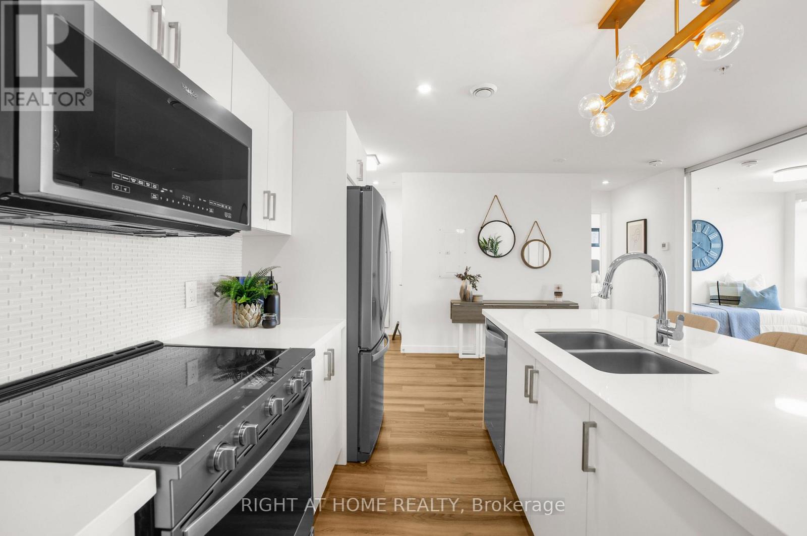 205 - 479 Charlton Avenue E, Hamilton, Ontario  L8N 0B4 - Photo 6 - X12881524