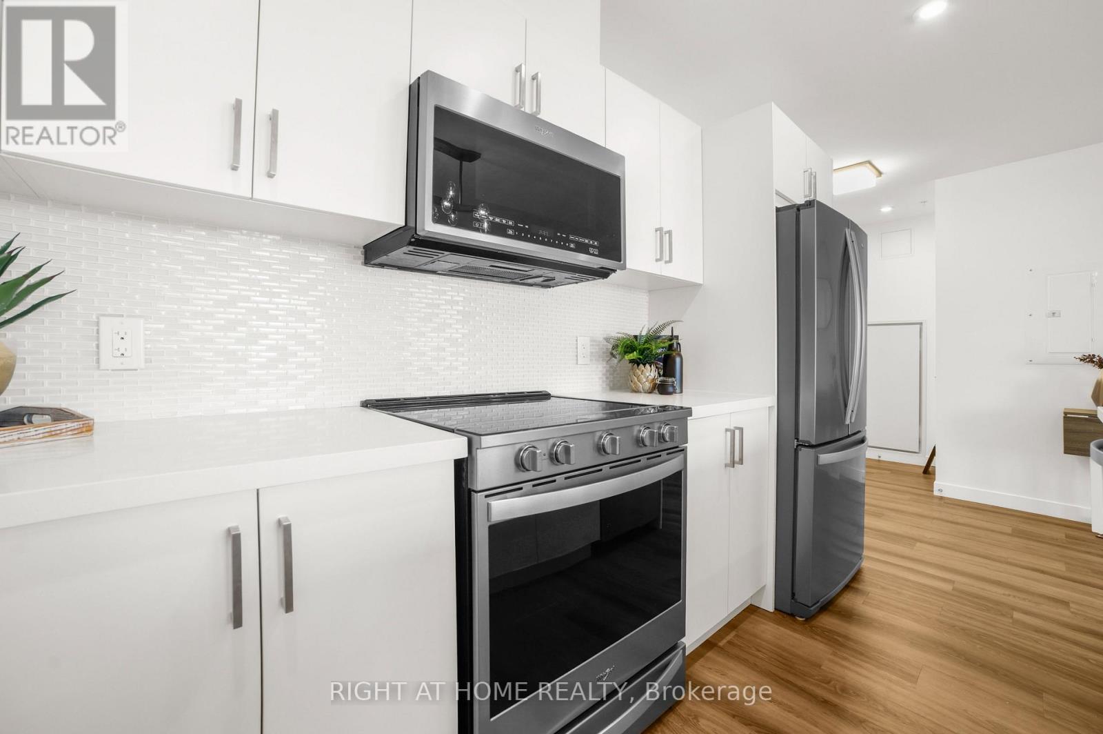 205 - 479 Charlton Avenue E, Hamilton, Ontario  L8N 0B4 - Photo 7 - X12881524