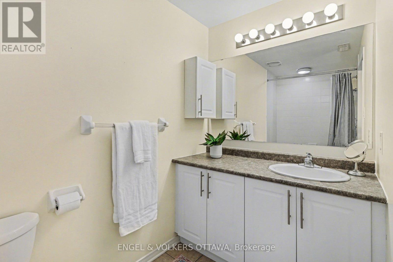 B - 300 Meilleur Private, Ottawa, Ontario  K1L 0A2 - Photo 27 - X12865272